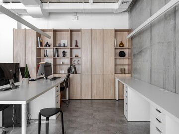 Сучасний ремонт офісу у Києві — робоча зона open space